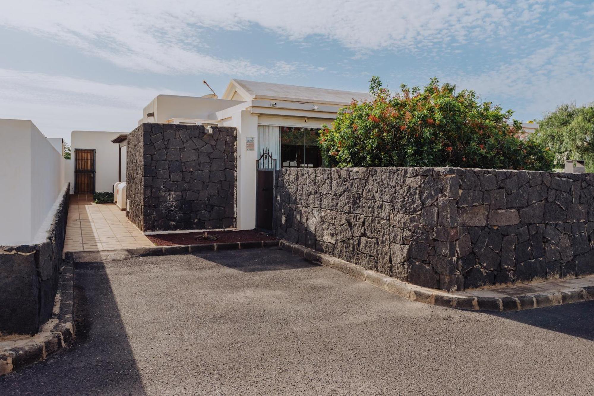 Villa Marina Deluxe & Spa Pool Playa Blanca  Exterior photo